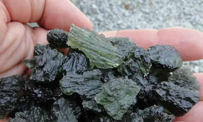 moldavite meaning and benefits
