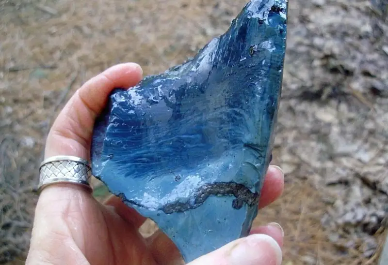blue obsidian and its healing properties